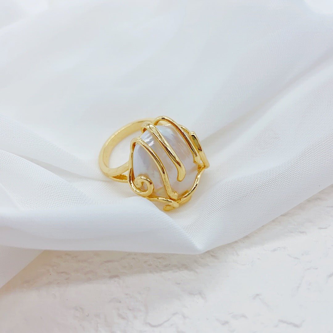Baroque Embrace Ring - NaNaMaLa Boutique