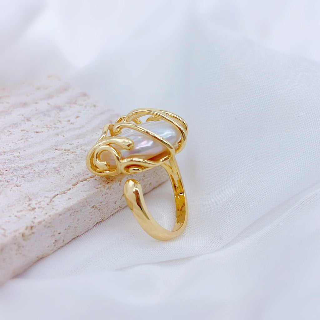 Baroque Embrace Ring - NaNaMaLa Boutique