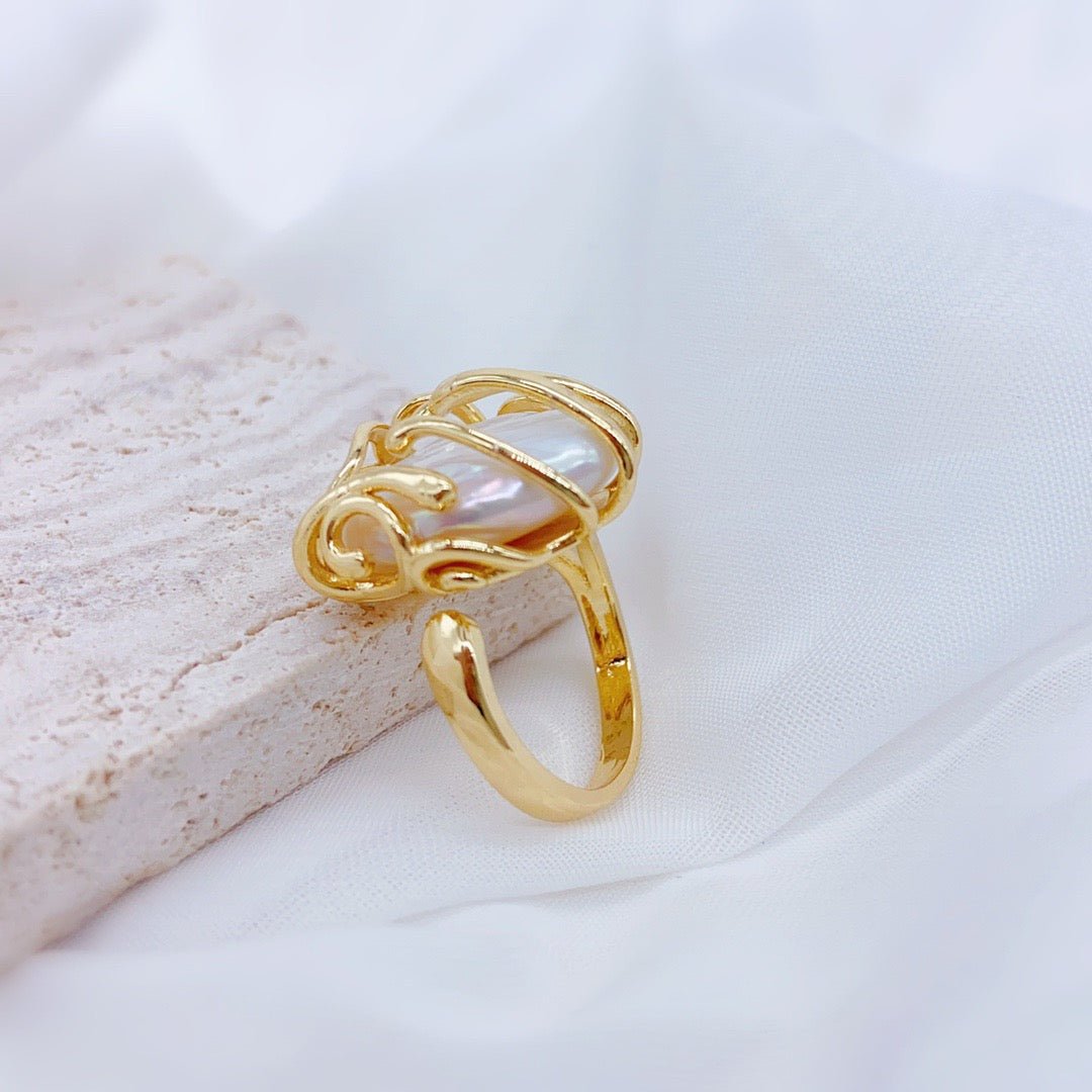 Baroque Embrace Ring - NaNaMaLa Boutique
