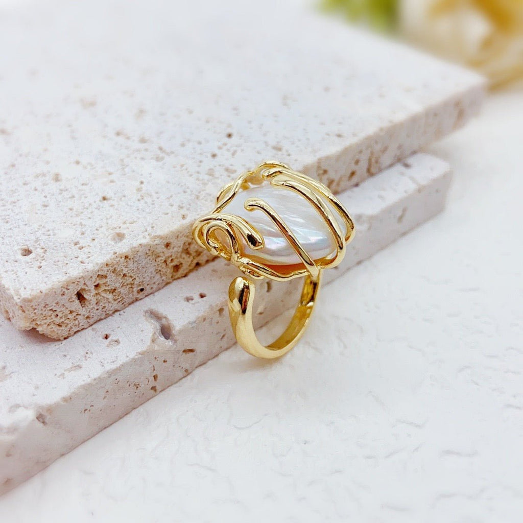 Baroque Embrace Ring - NaNaMaLa Boutique