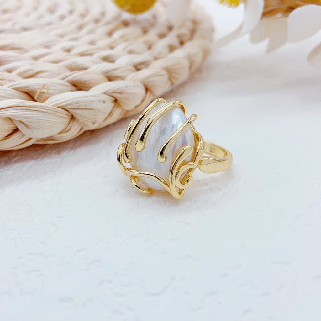 Baroque Embrace Ring - NaNaMaLa Boutique