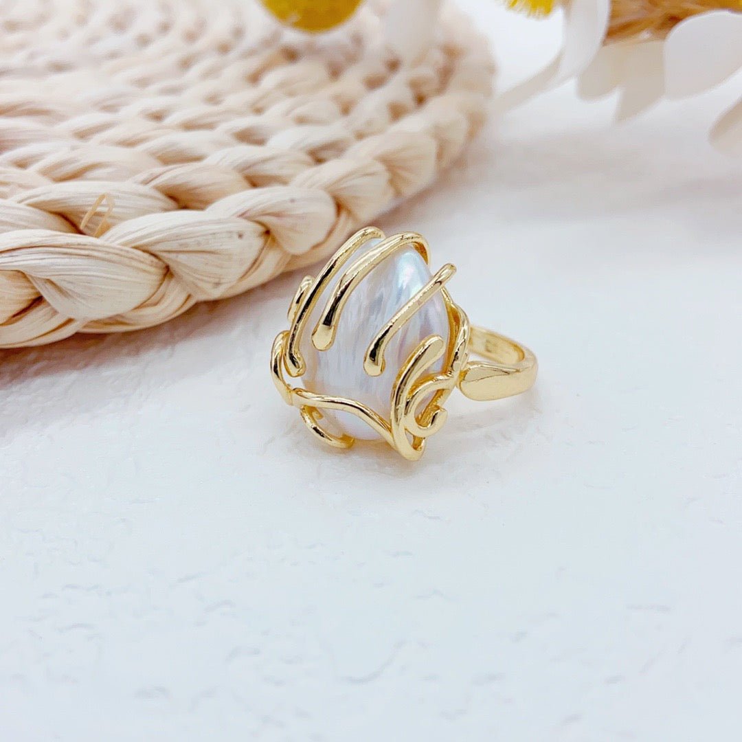 Baroque Embrace Ring - NaNaMaLa Boutique