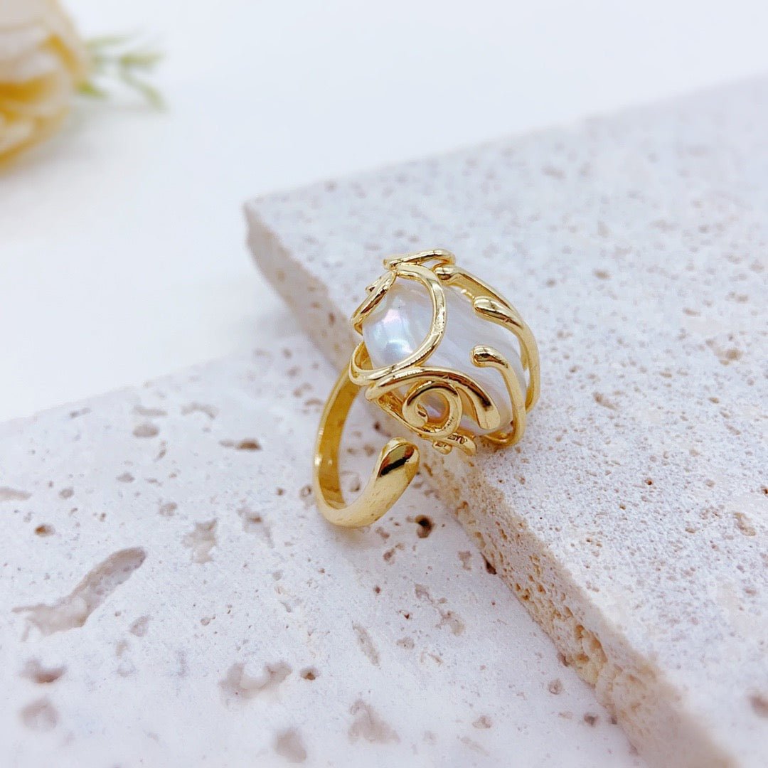 Baroque Embrace Ring - NaNaMaLa Boutique