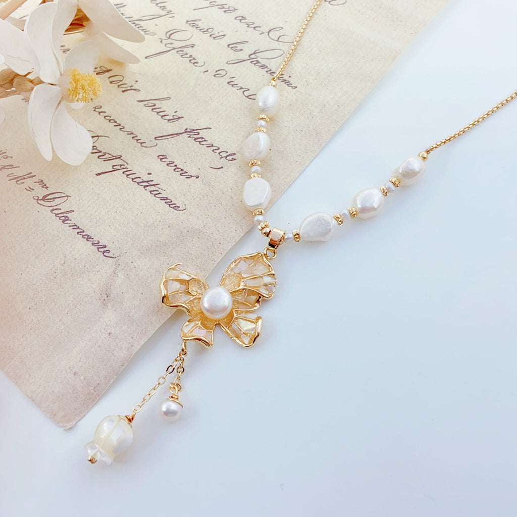 Dawn Glow Butterfly Pearl Necklace - NaNaMaLa Boutique