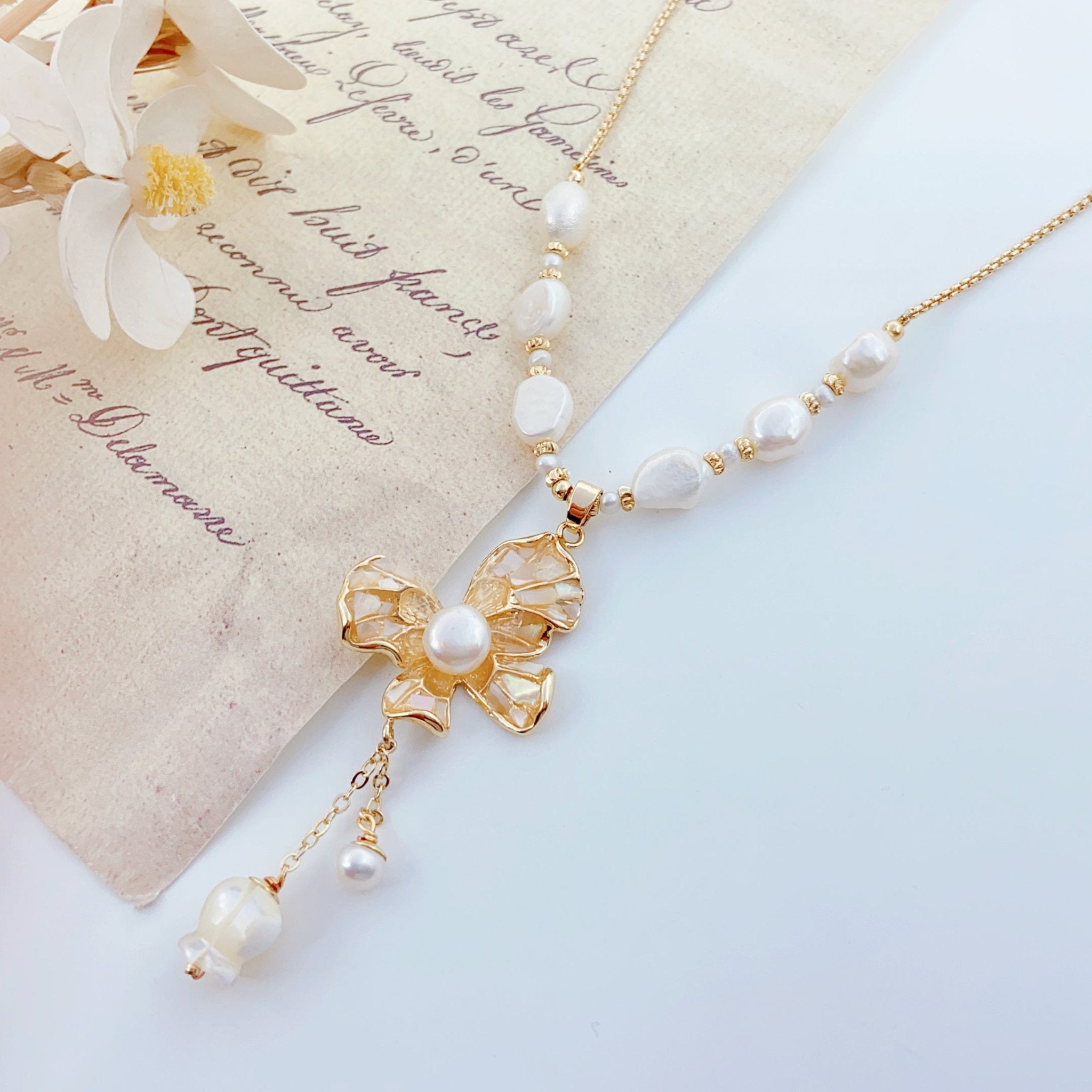 Dawn Glow Butterfly Pearl Necklace - NaNaMaLa Boutique