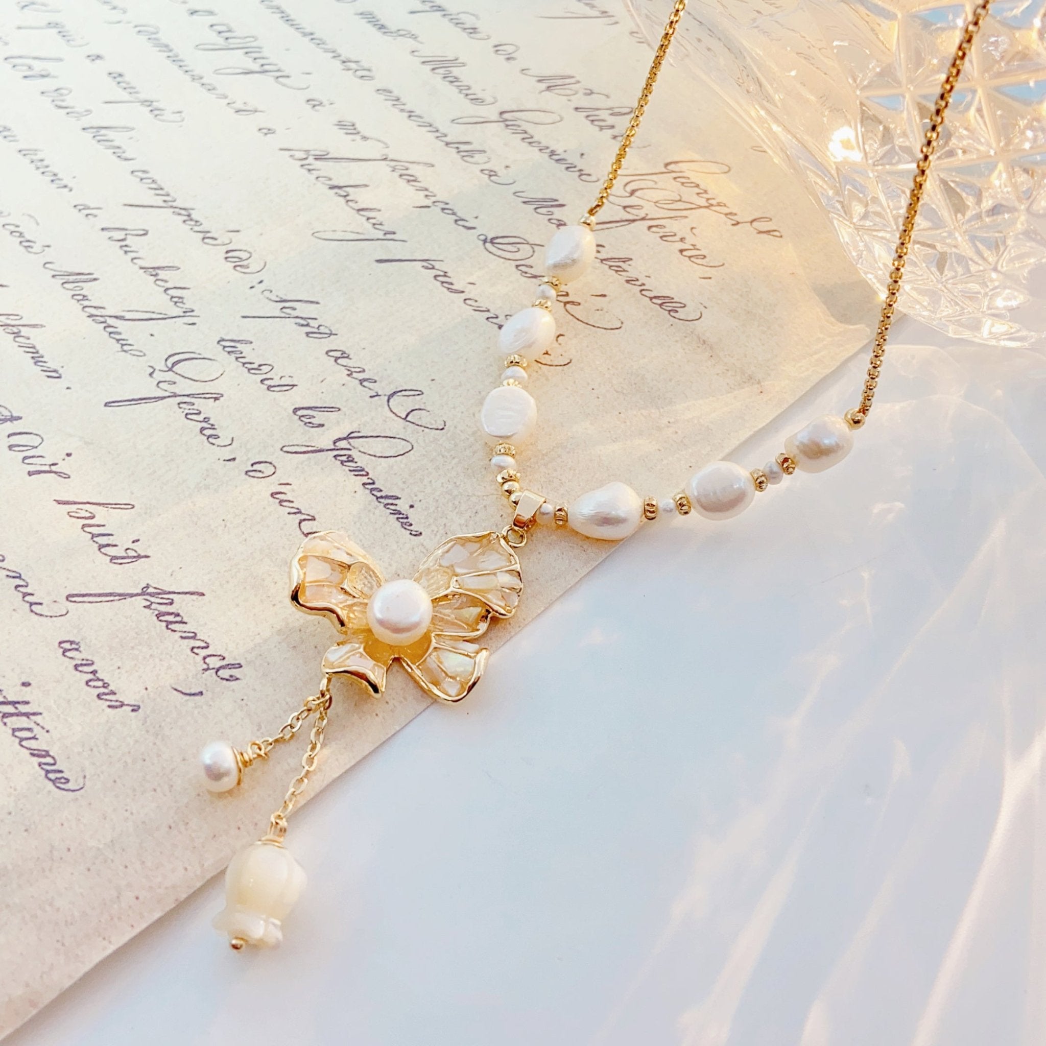 Dawn Glow Butterfly Pearl Necklace - NaNaMaLa Boutique