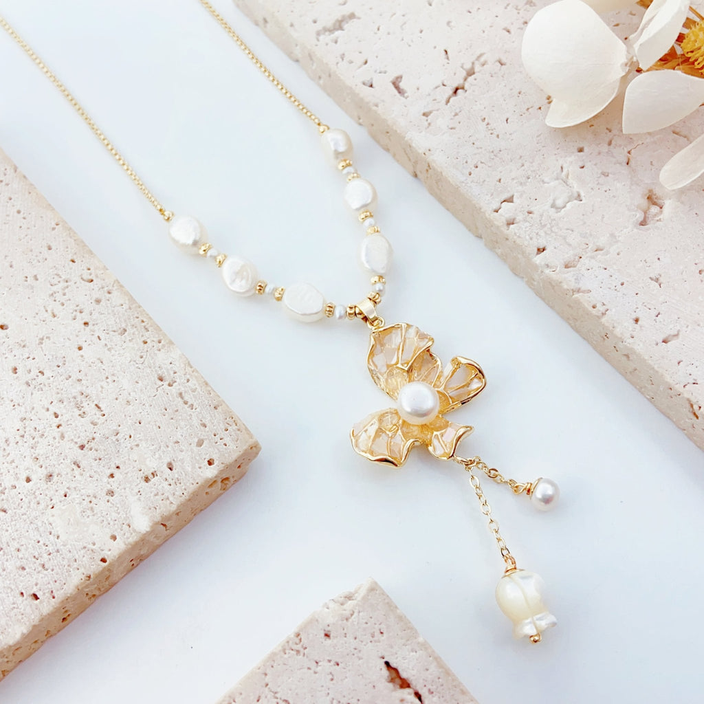 Dawn Glow Butterfly Pearl Necklace - NaNaMaLa Boutique