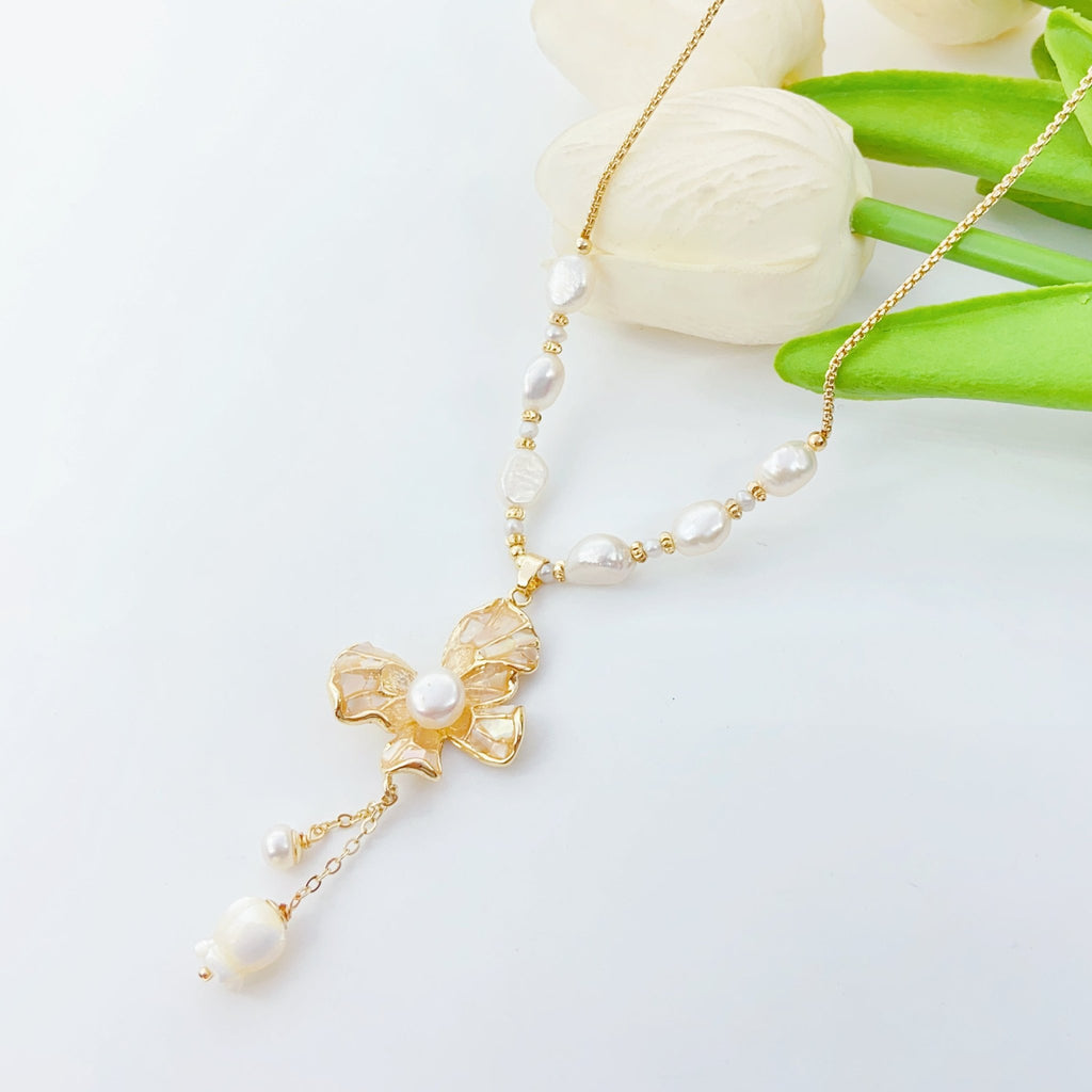 Dawn Glow Butterfly Pearl Necklace - NaNaMaLa Boutique