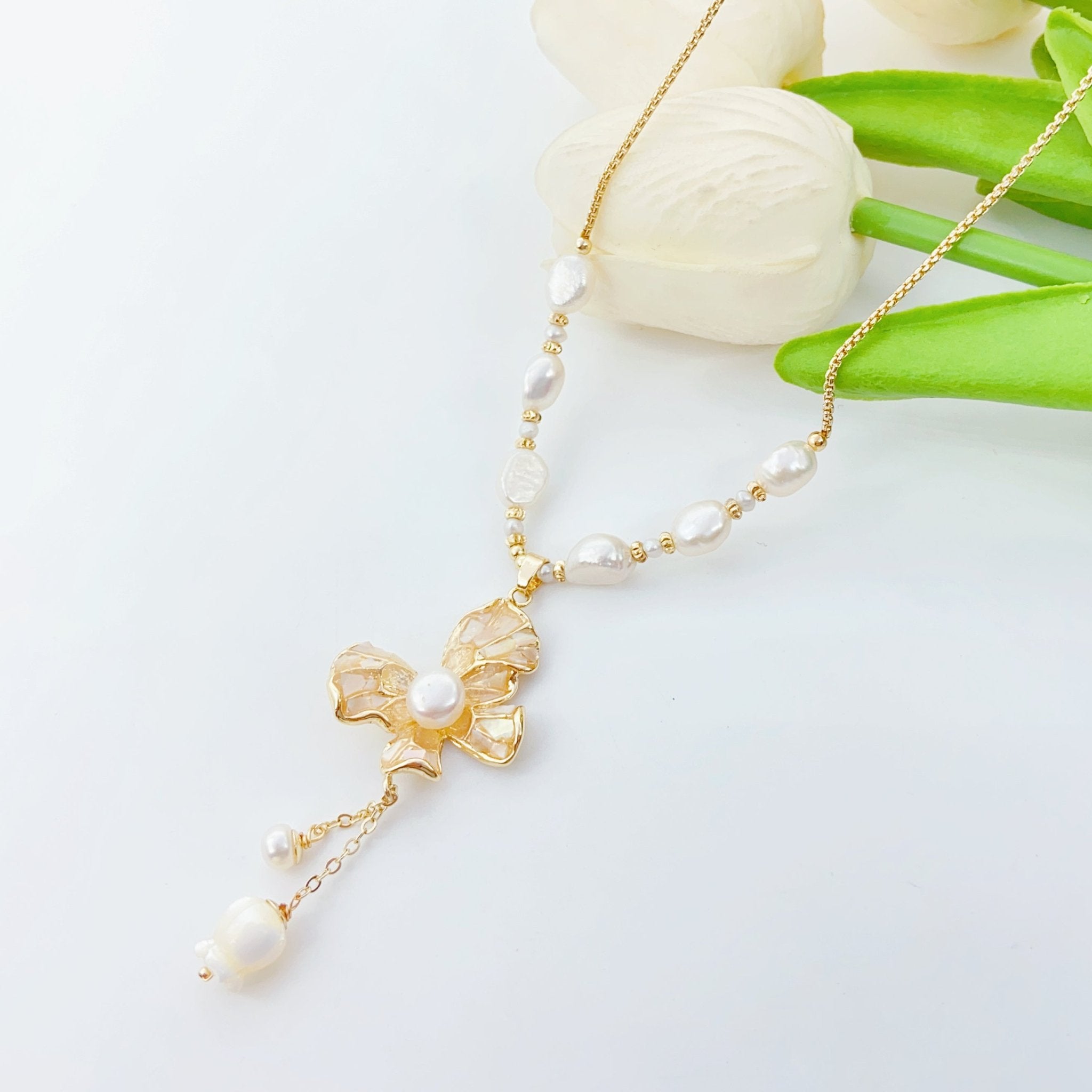 Dawn Glow Butterfly Pearl Necklace - NaNaMaLa Boutique