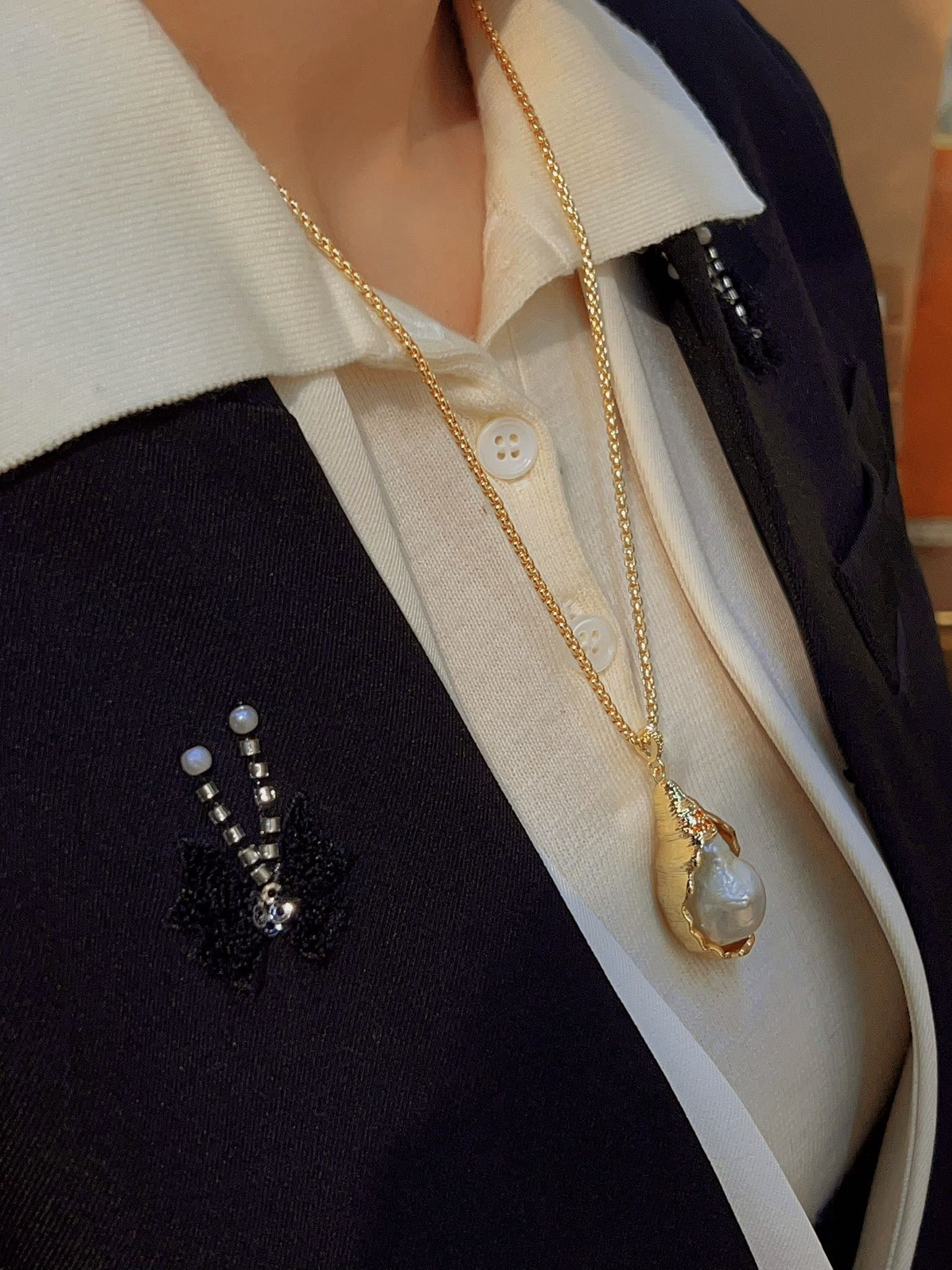 Floral Elegance Pearl Necklace - NaNaMaLa Boutique