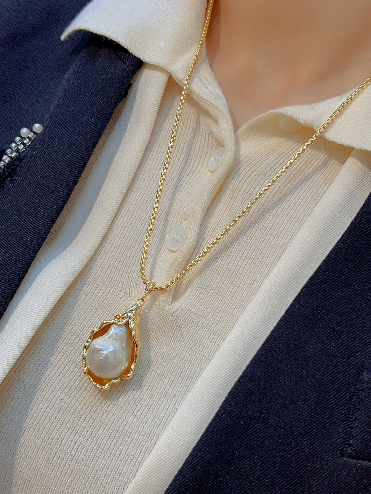 Floral Elegance Pearl Necklace - NaNaMaLa Boutique