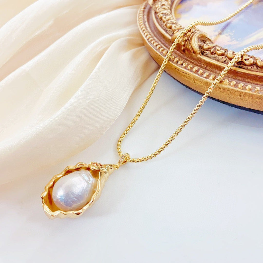 Floral Elegance Pearl Necklace - NaNaMaLa Boutique
