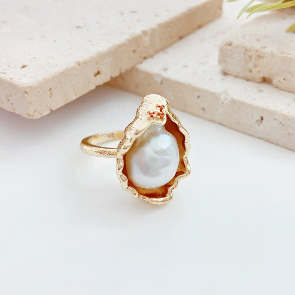 Floral Radiant Medium Pearl Ring - NaNaMaLa Boutique