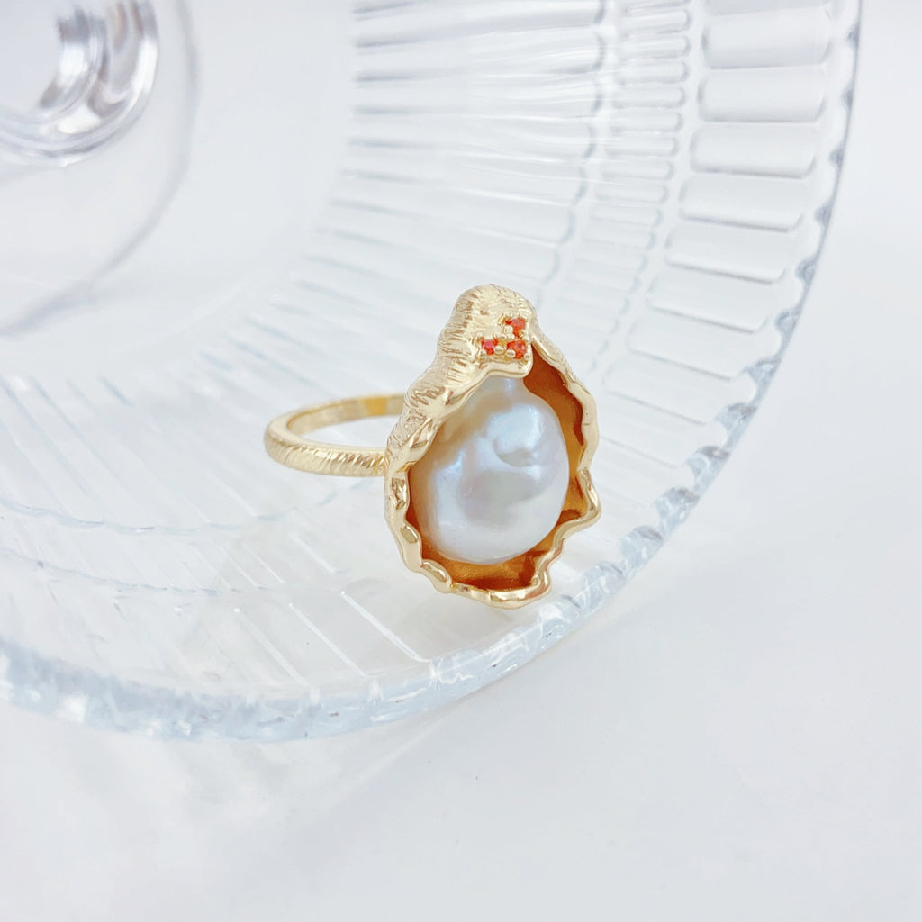 Floral Radiant Medium Pearl Ring - NaNaMaLa Boutique