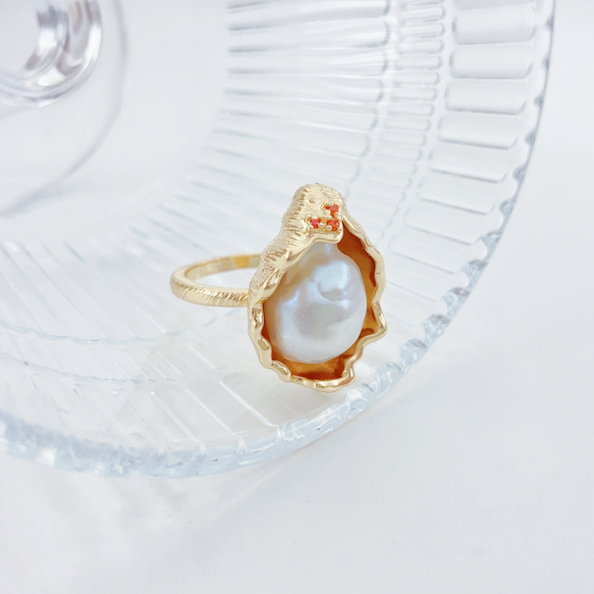 Floral Radiant Medium Pearl Ring - NaNaMaLa Boutique