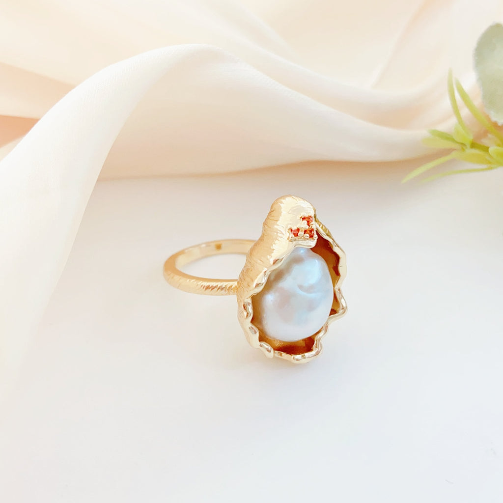 Floral Radiant Medium Pearl Ring - NaNaMaLa Boutique