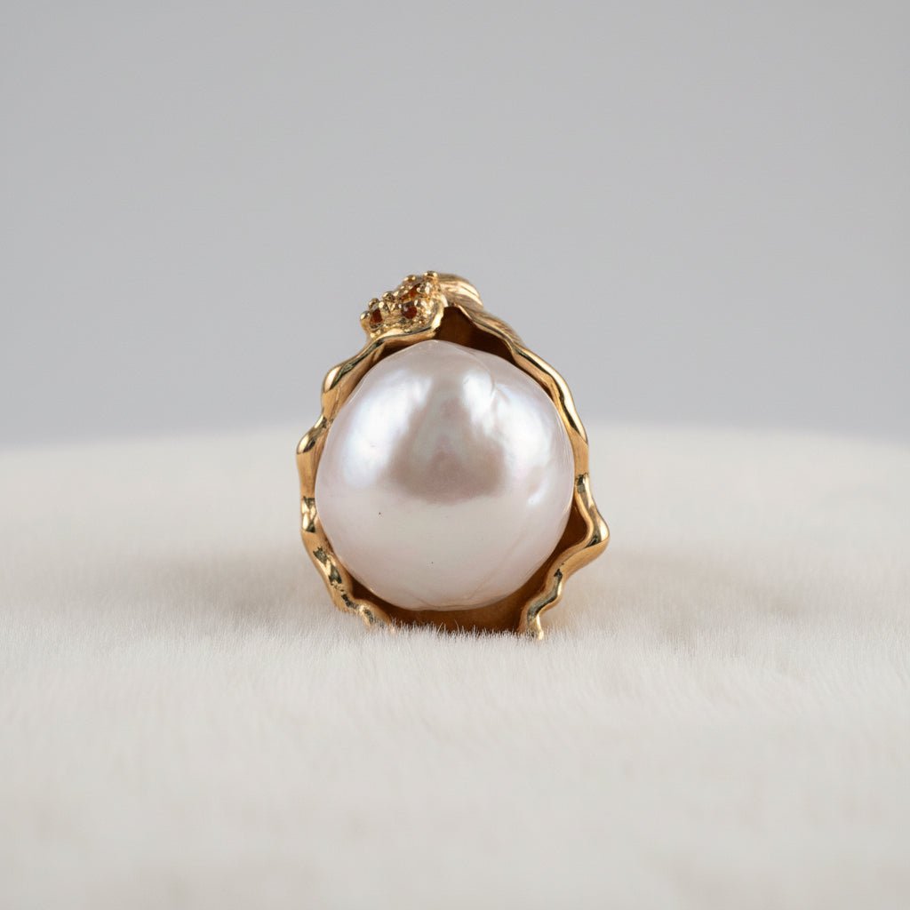 Floral Radiant Medium Pearl Ring - NaNaMaLa Boutique