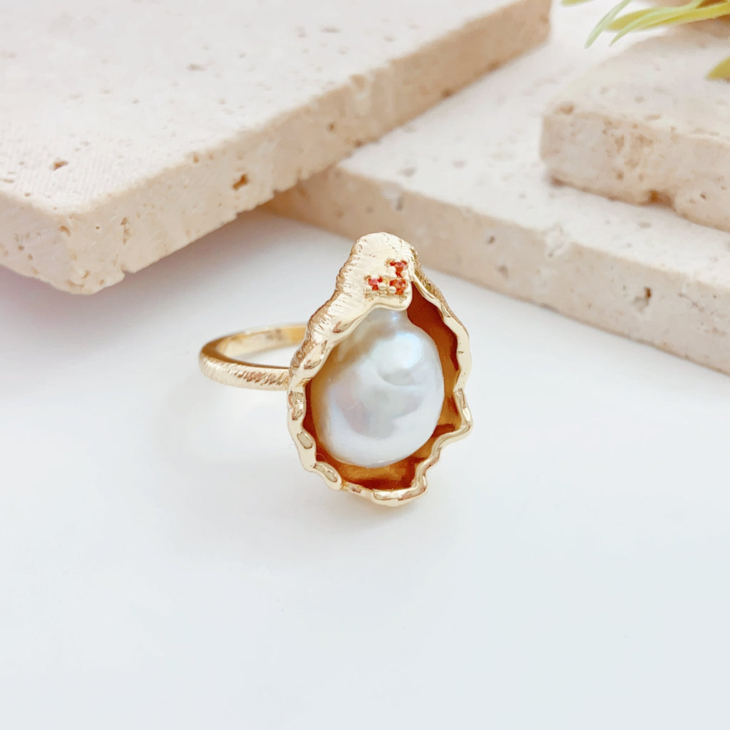 Floral Radiant Medium Pearl Ring - NaNaMaLa Boutique