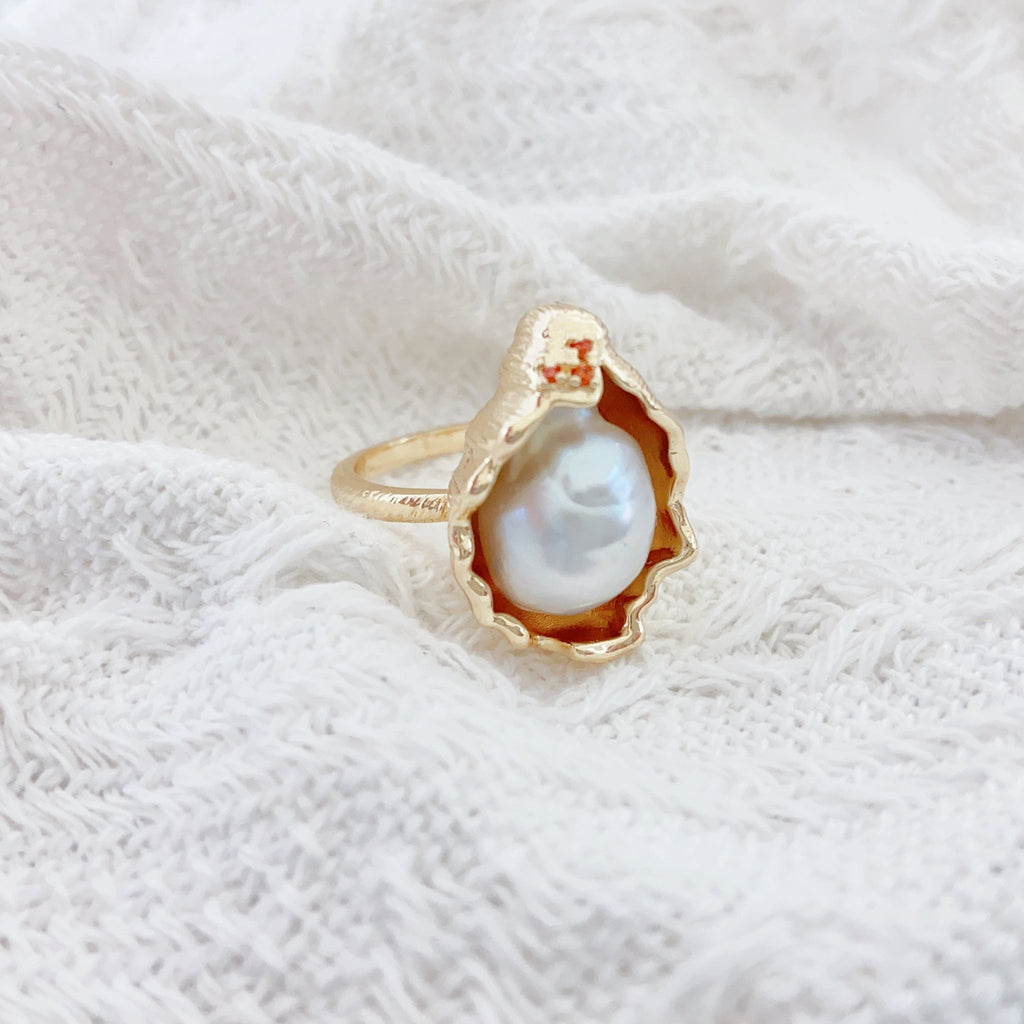 Floral Radiant Medium Pearl Ring - NaNaMaLa Boutique