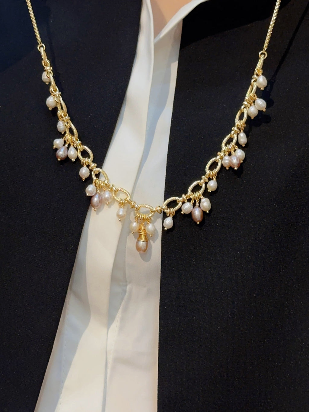 Luminous Glow Pearl Necklace - NaNaMaLa Boutique