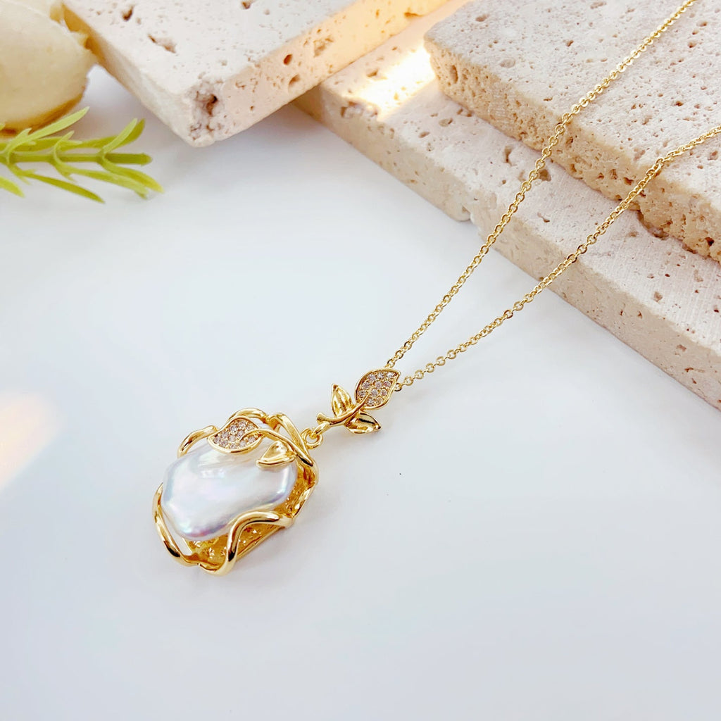 Petite Leaf Baroque Pearl Necklace - NaNaMaLa Boutique