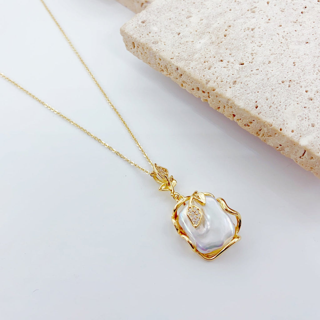 Petite Leaf Baroque Pearl Necklace - NaNaMaLa Boutique