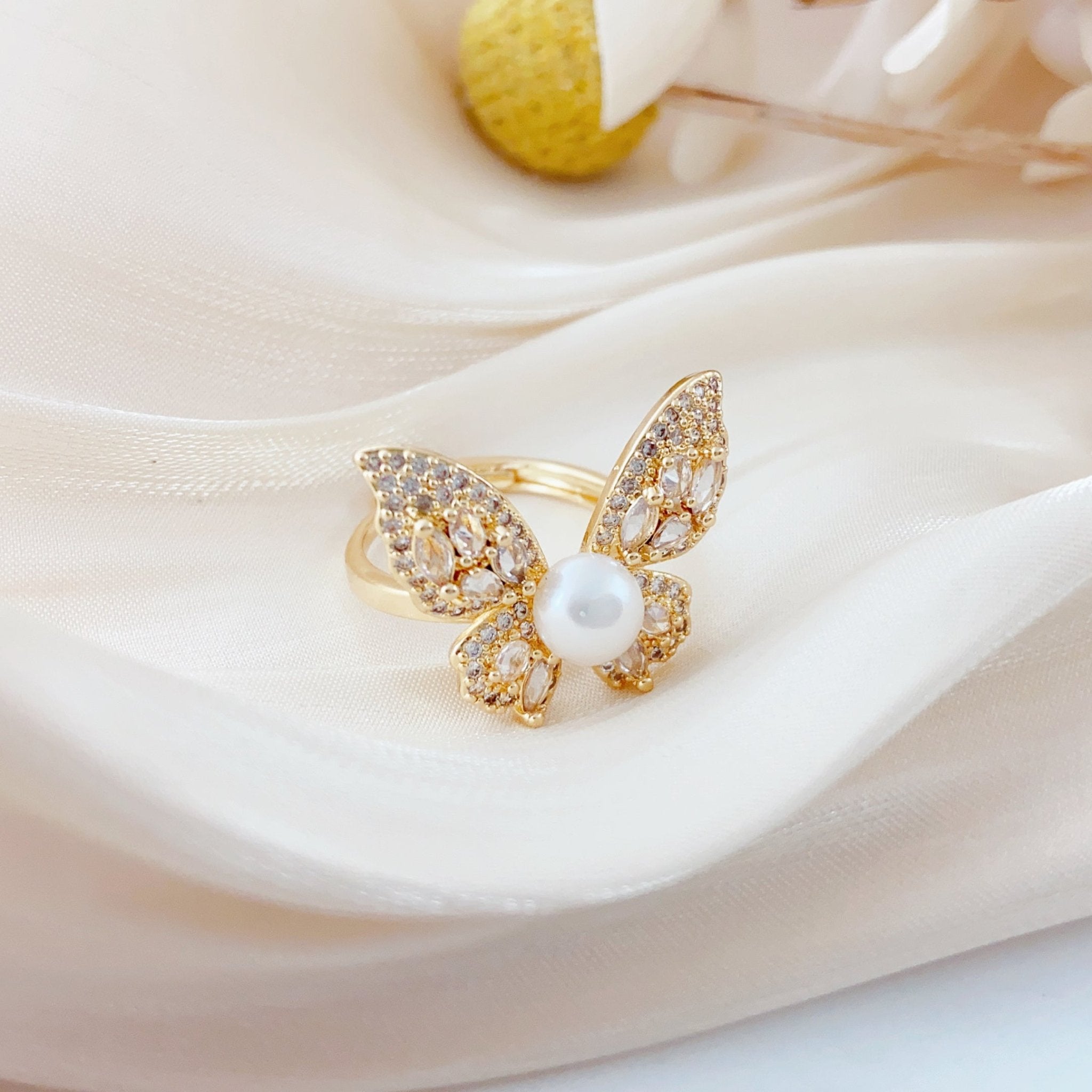 Silver Veil Dream Butterfly Pearl Ring - NaNaMaLa Boutique