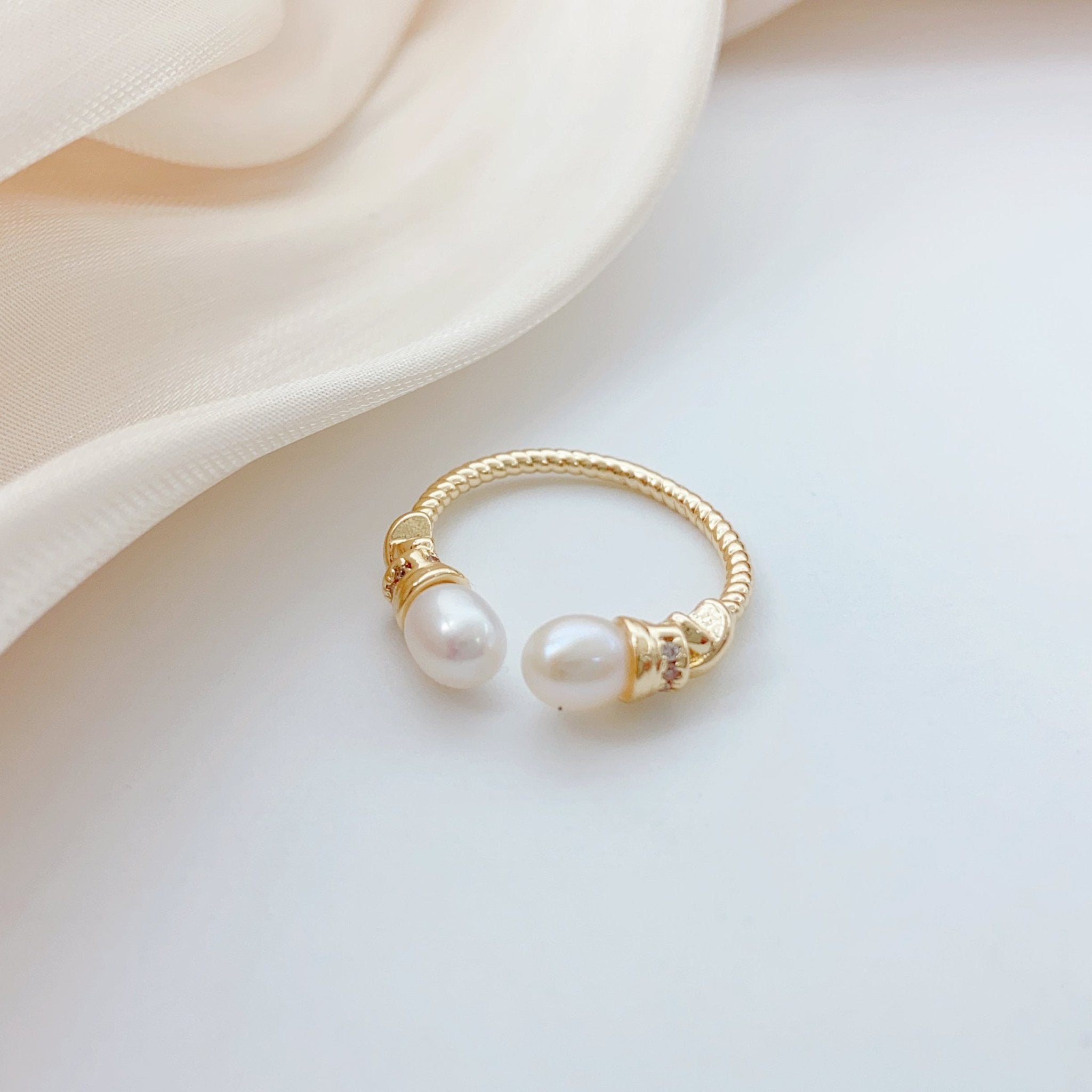 Versatile Dual Pearl Ring - NaNaMaLa Boutique