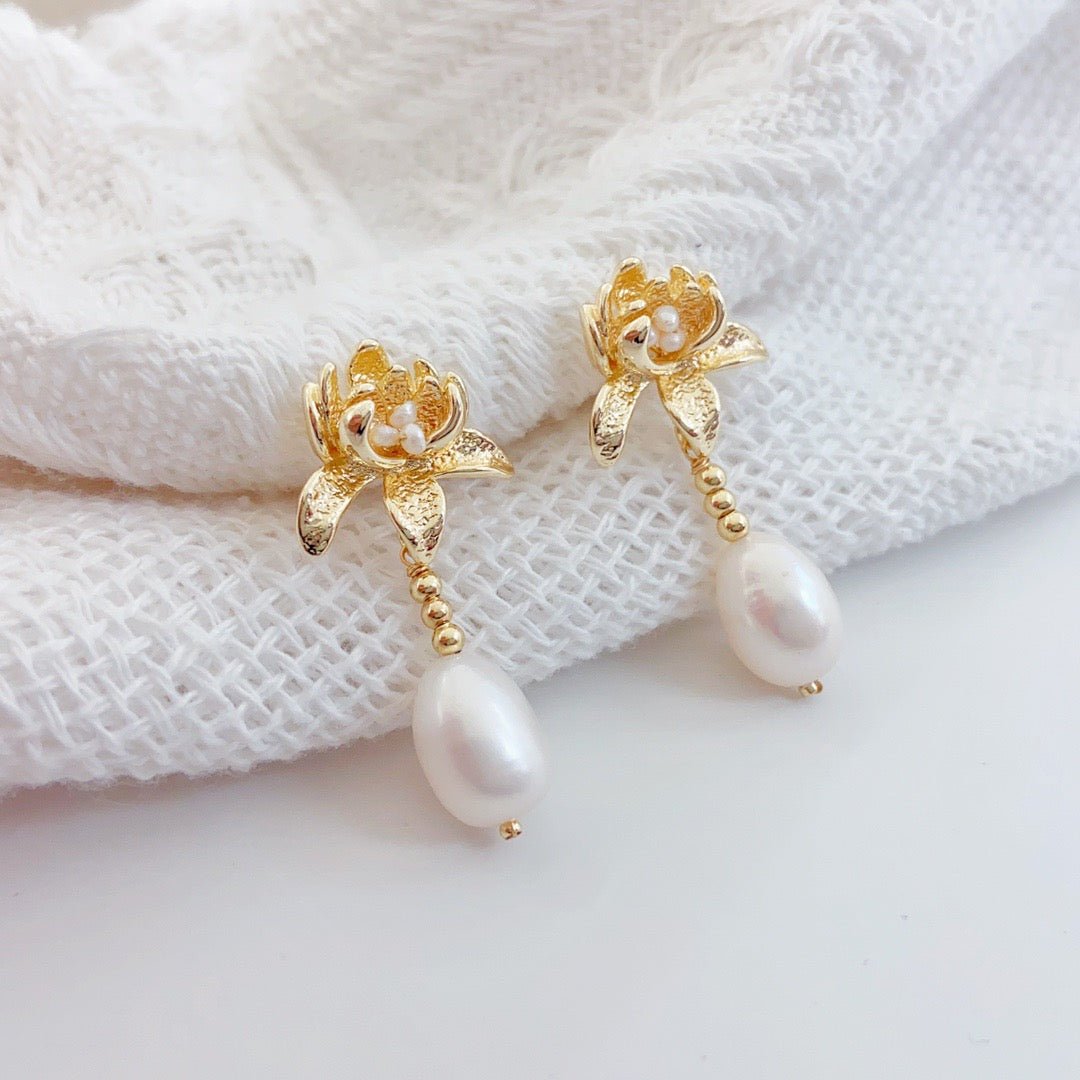 Water Lily Bloom Pearl Stud Earrings - NaNaMaLa Boutique